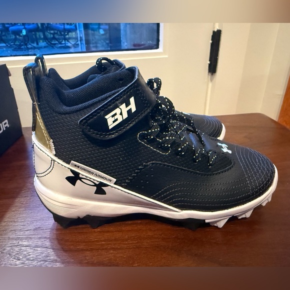 Under Armour Harper 7 Mid RM Jr., size 1Y NIB - Picture 1 of 8